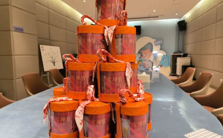 成都月子中心三八妇女节手工活动——非遗掐丝珐琅2