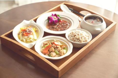 丰盛的午餐